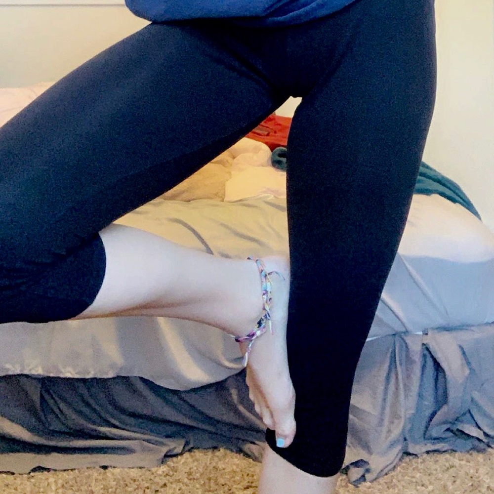 black capri leggings
